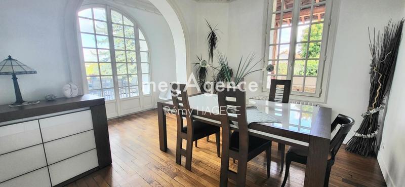 Maison - 200 m² - 7 pièces