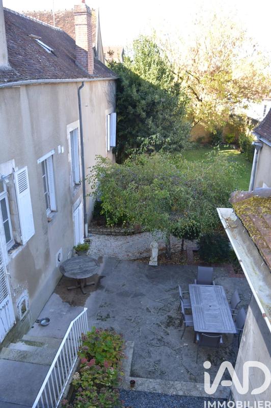 Maison - 390 m² - 12 pièces