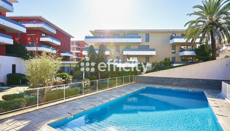 Appartement - 82 m² - 4 pièces