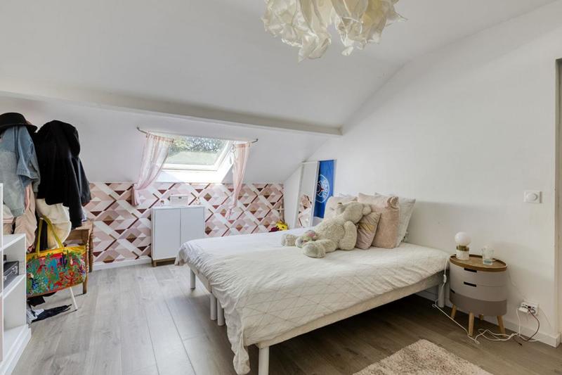 Maison - 233 m² - 8 pièces