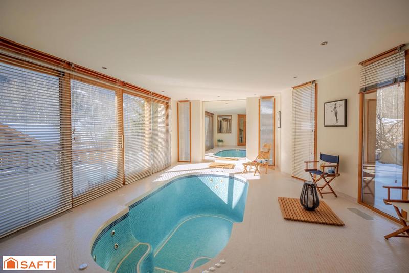 Châlet - 380 m² - 8 pièces