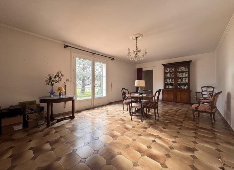 Maison - 198 m² - 7 pièces