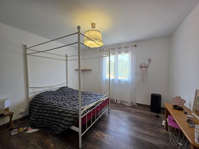 Maison - 215 m² - 9 pièces