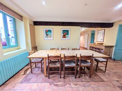 Maison - 207 m² - 7 pièces