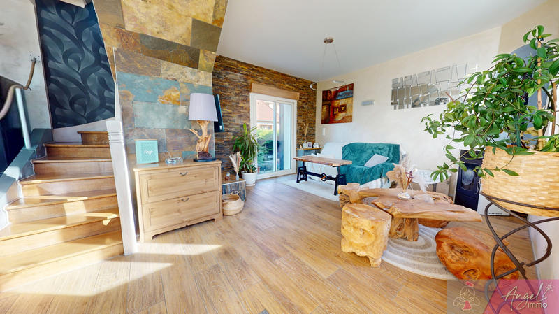 Maison - 90 m² - 5 pièces