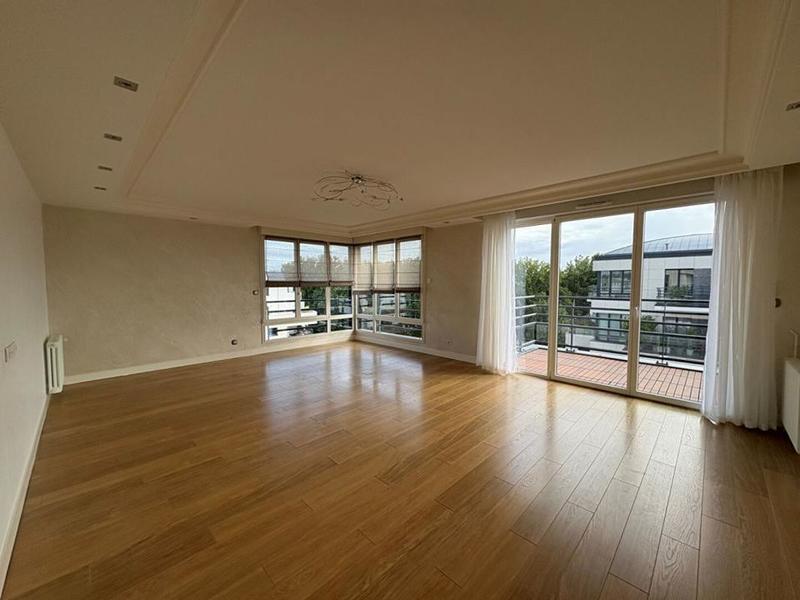 Appartement - 107 m² - 3 pièces