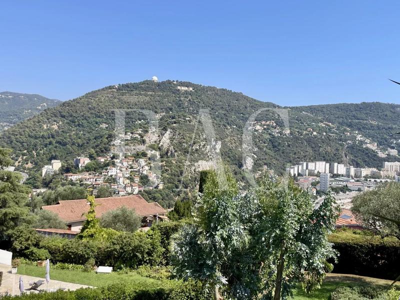 Appartement - 153 m² - 4 pièces