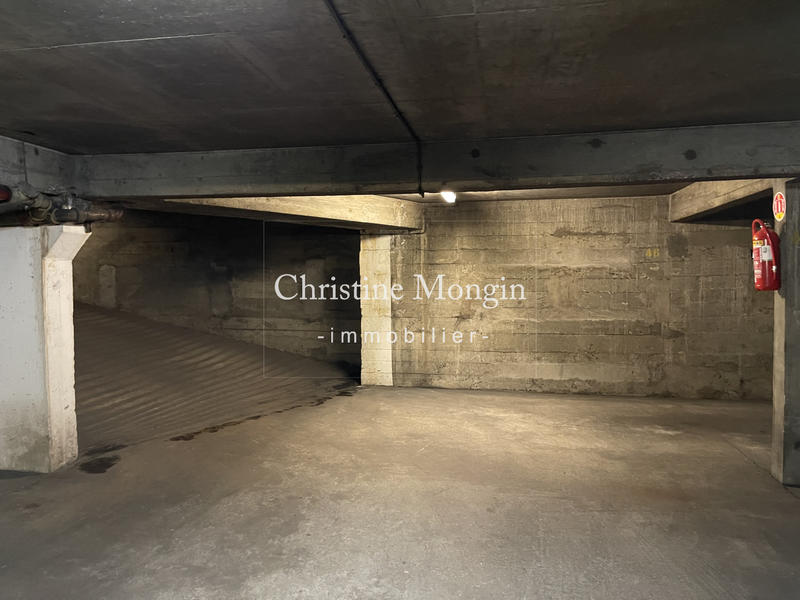 Parking / Garage - 8 m²