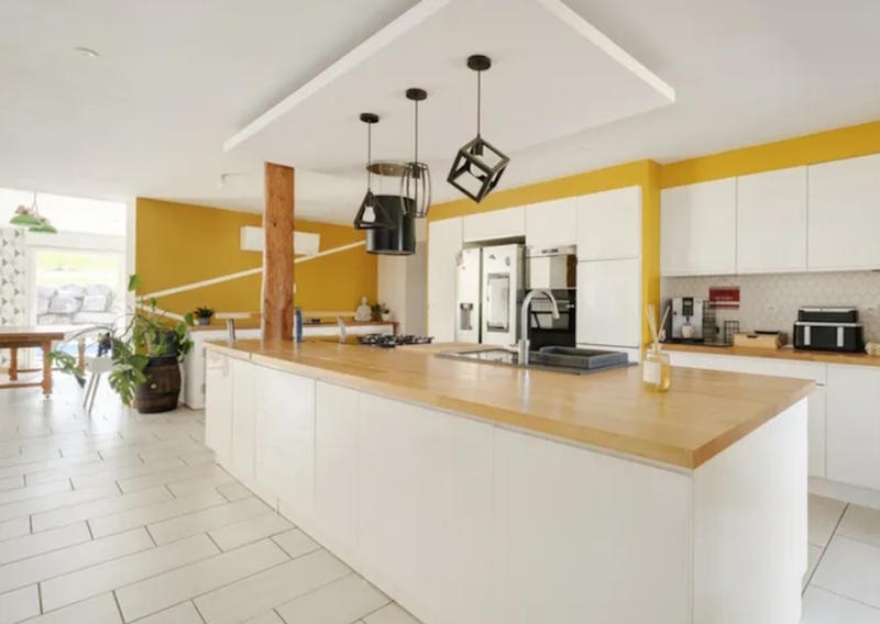 Maison - 221 m² - 10 pièces