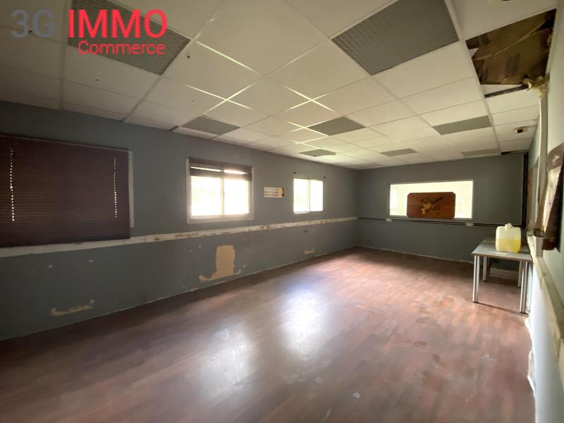 Local commercial - 360 m² - 6 pièces