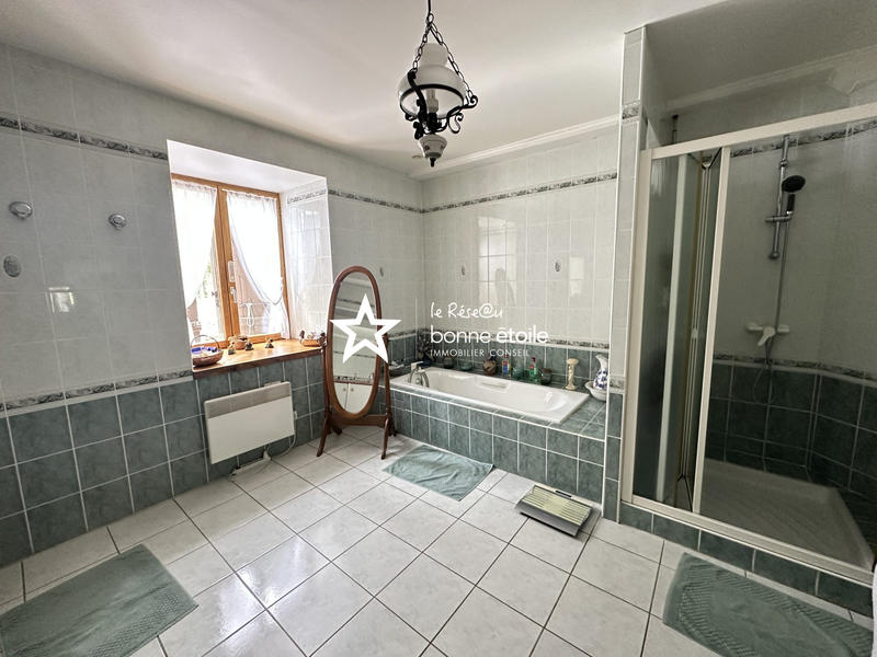 Maison - 252 m² - 7 pièces