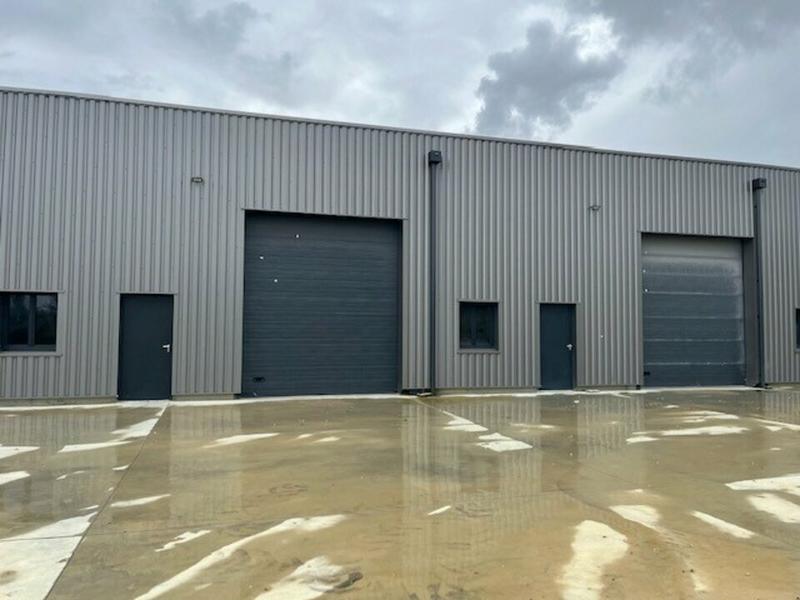 Local d'activité / Entrepôt - 500 m²