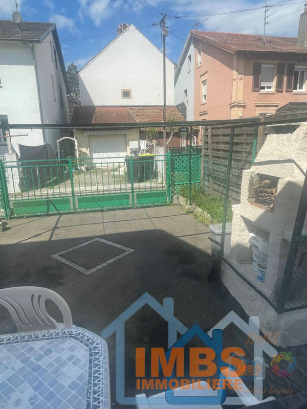 Maison - 99 m² - 5 pièces