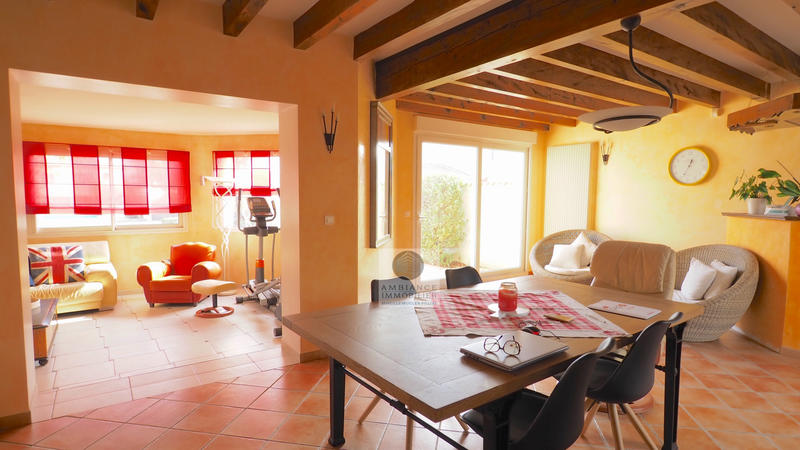 Maison - 222 m² - 9 pièces