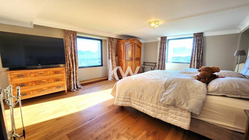 Maison - 600 m² - 10 pièces