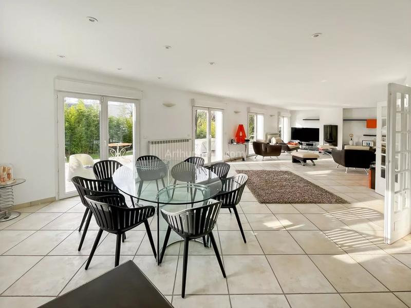 Maison - 183 m² - 7 pièces