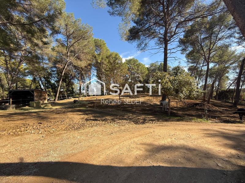 Local commercial - 120 000 m²