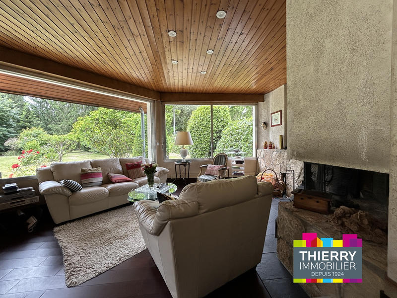 Maison - 281 m² - 8 pièces