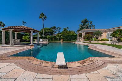 Maison - 347 m² - 7 pièces