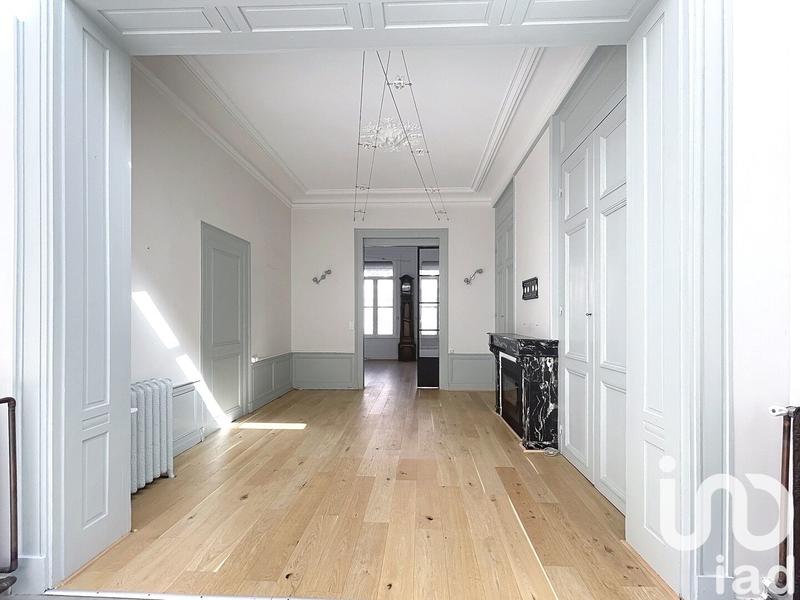 Maison - 242 m² - 8 pièces