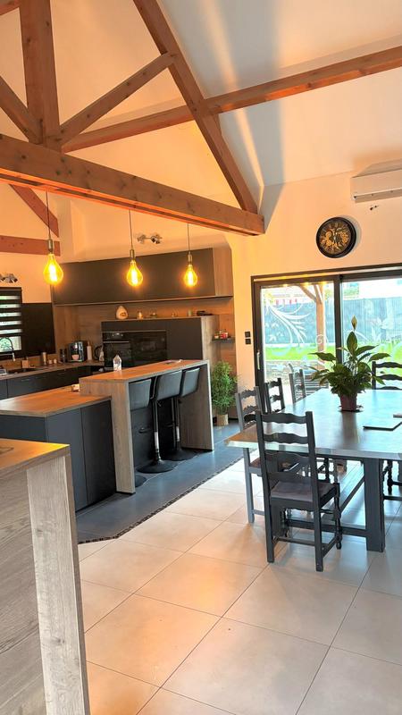 Maison - 154 m² - 6 pièces