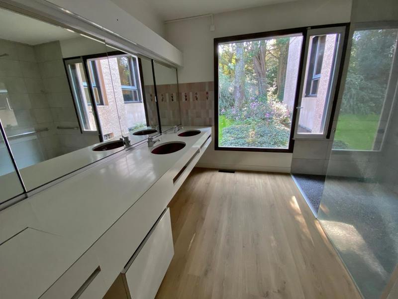 Maison - 315 m² - 10 pièces