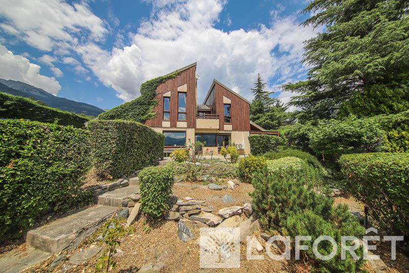 Maison - 171 m² - 5 pièces