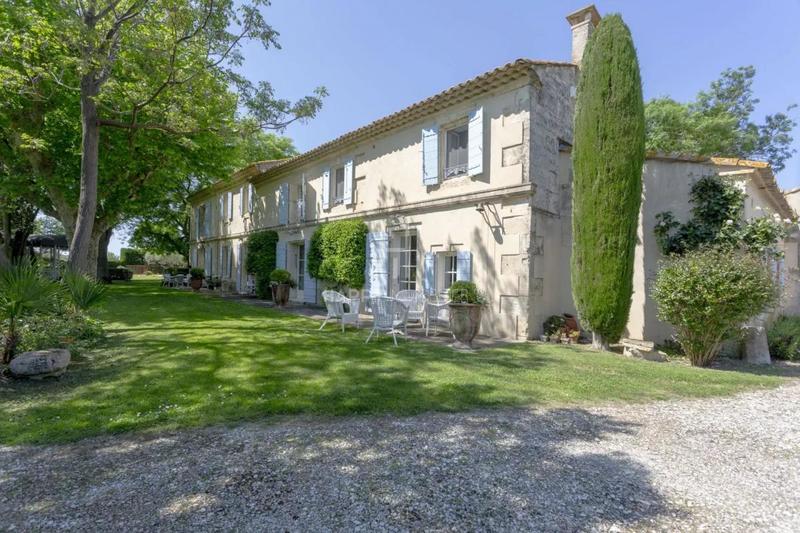 Mas - 300 m² - 9 pièces