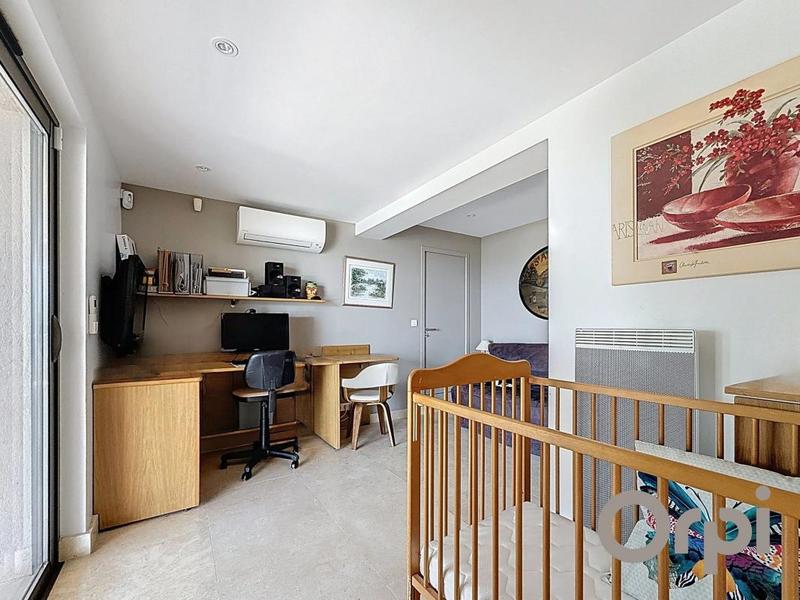 Maison - 225 m² - 7 pièces