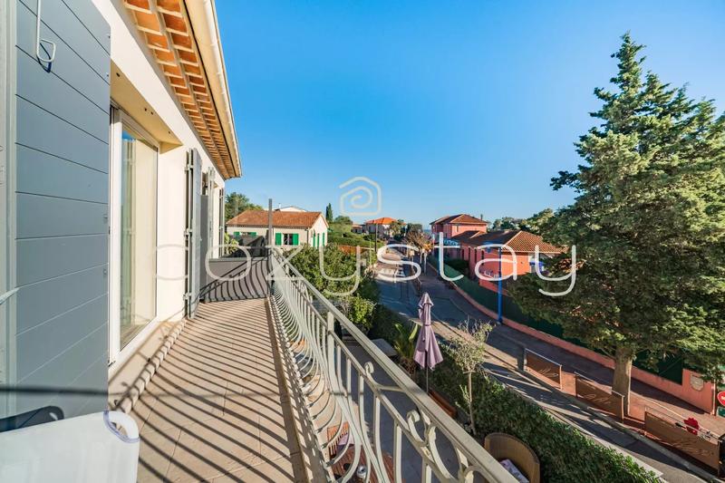 Villa - 305 m² - 10 pièces