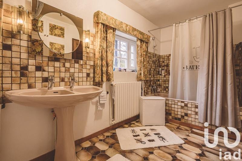 Maison - 274 m² - 9 pièces