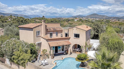 Villa - 214 m² - 6 pièces