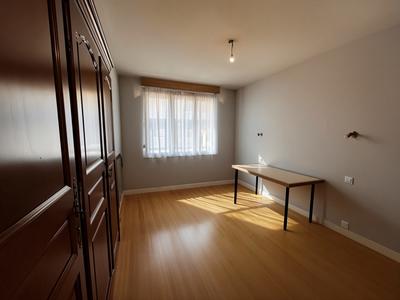 Maison - 230 m² - 10 pièces