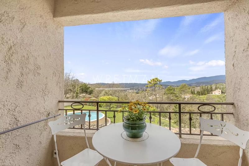 Maison - 218 m² - 8 pièces