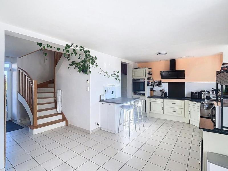 Maison - 104 m² - 6 pièces