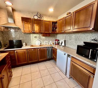 Maison - 90 m² - 5 pièces