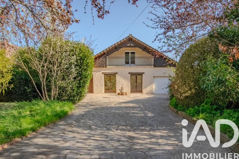 Maison - 152 m² - 8 pièces