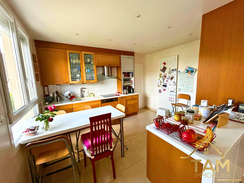 Maison - 186 m² - 10 pièces