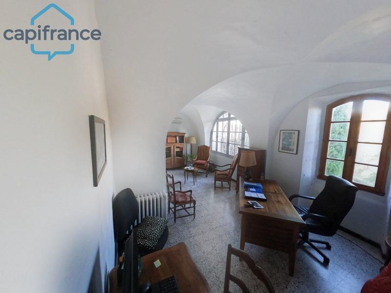 Mas - 500 m² - 11 pièces