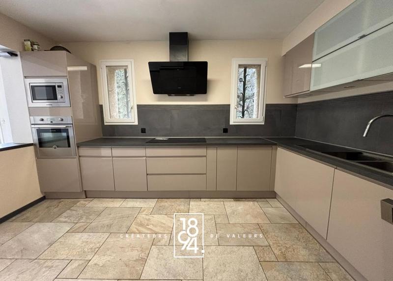 Maison - 143 m² - 5 pièces