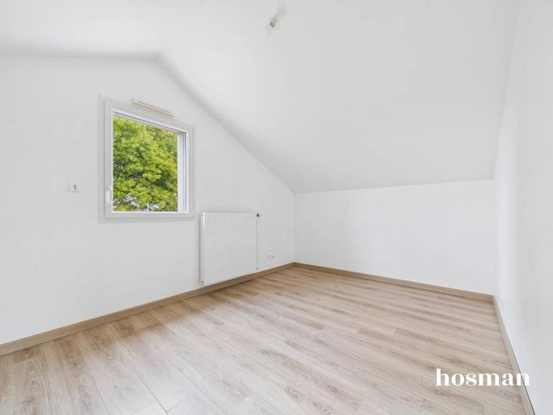 Maison - 96 m² - 4 pièces