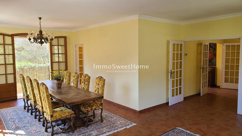 Villa - 230 m² - 8 pièces