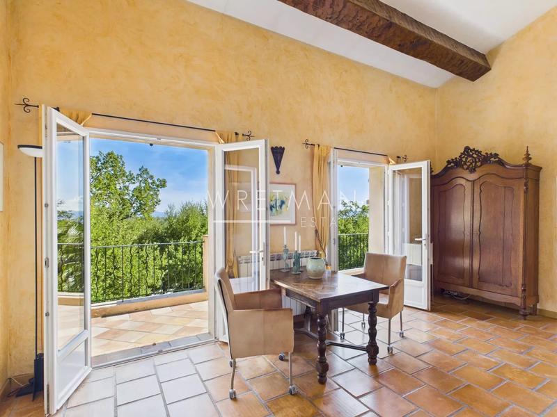 Villa - 176 m² - 6 pièces