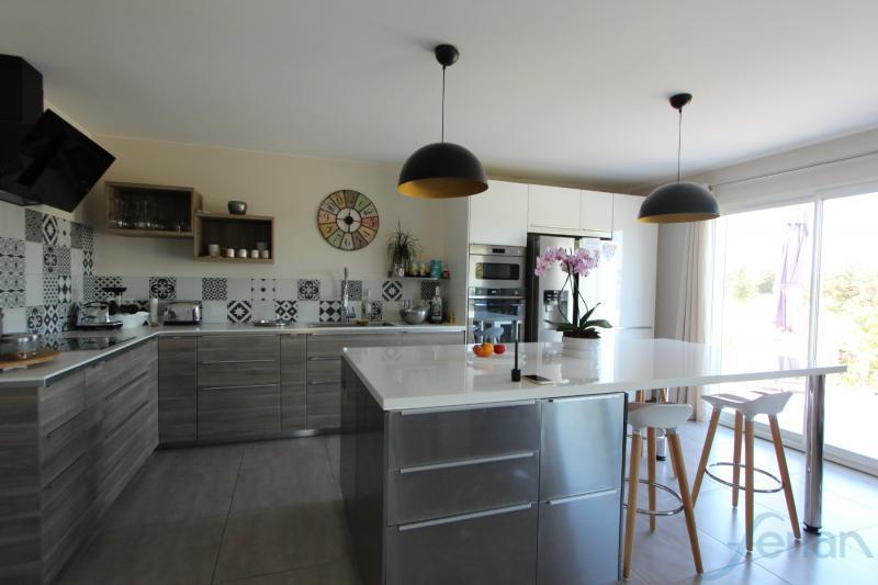 Villa - 240 m² - 9 pièces