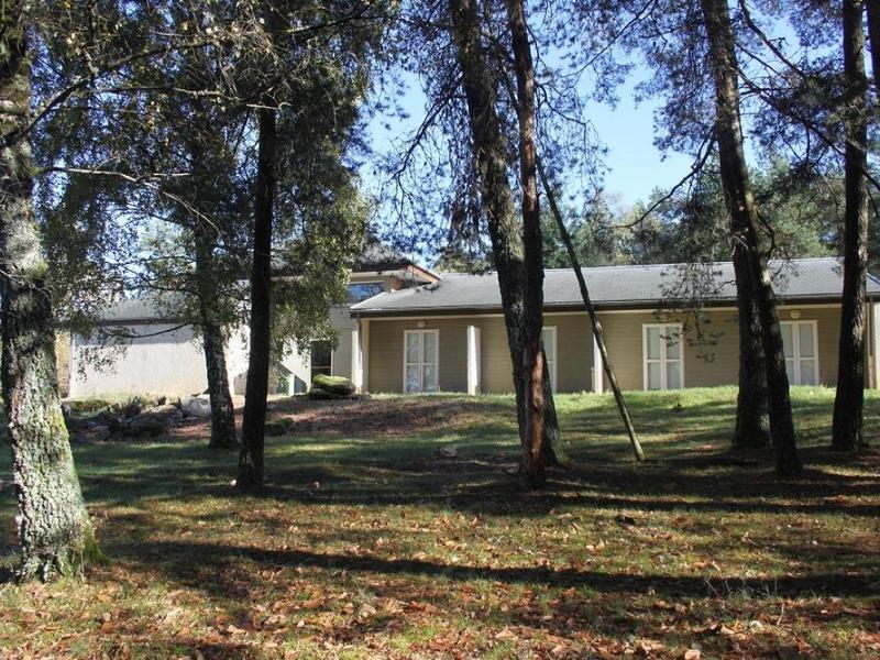 Propriété - 3 700 m² - 70 pièces