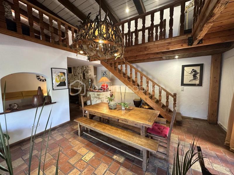 Villa - 212 m² - 5 pièces