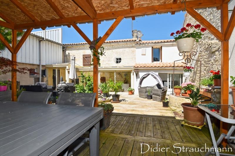 Maison - 166 m² - 7 pièces