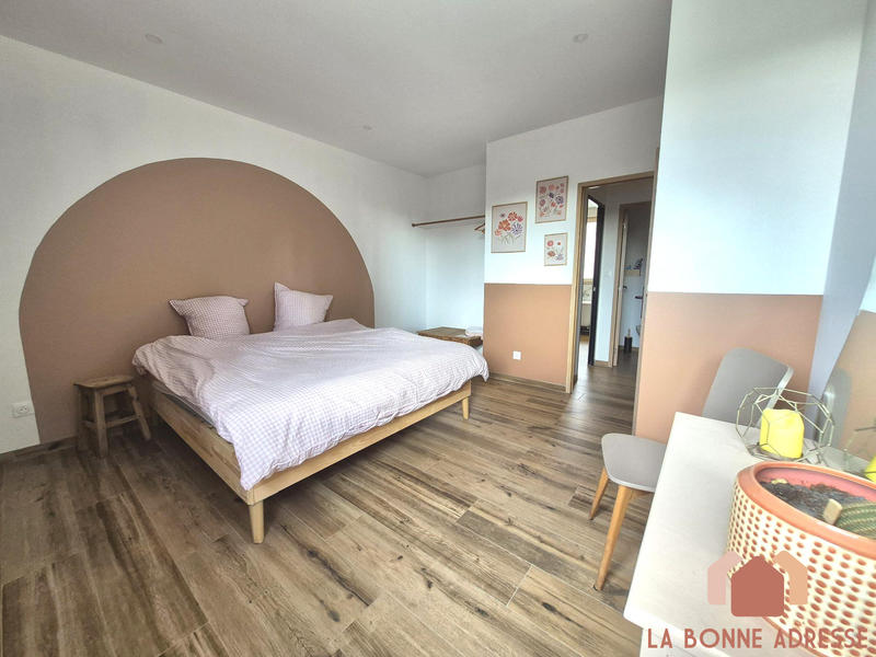 Loft - 120 m² - 4 pièces