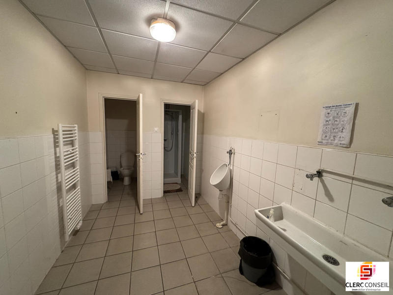 Local d'activités - 435 m²