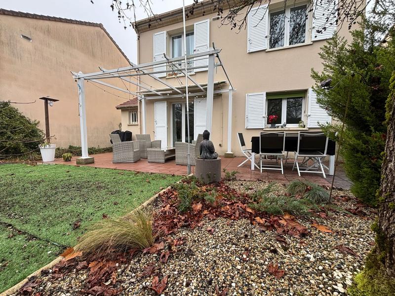 Maison - 104 m² - 6 pièces